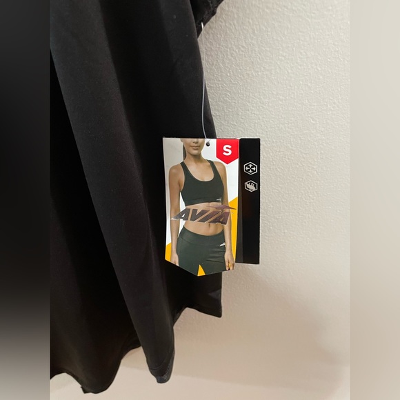 NWT SM AVIA Black Meshback Workout Top - Picture 3 of 5